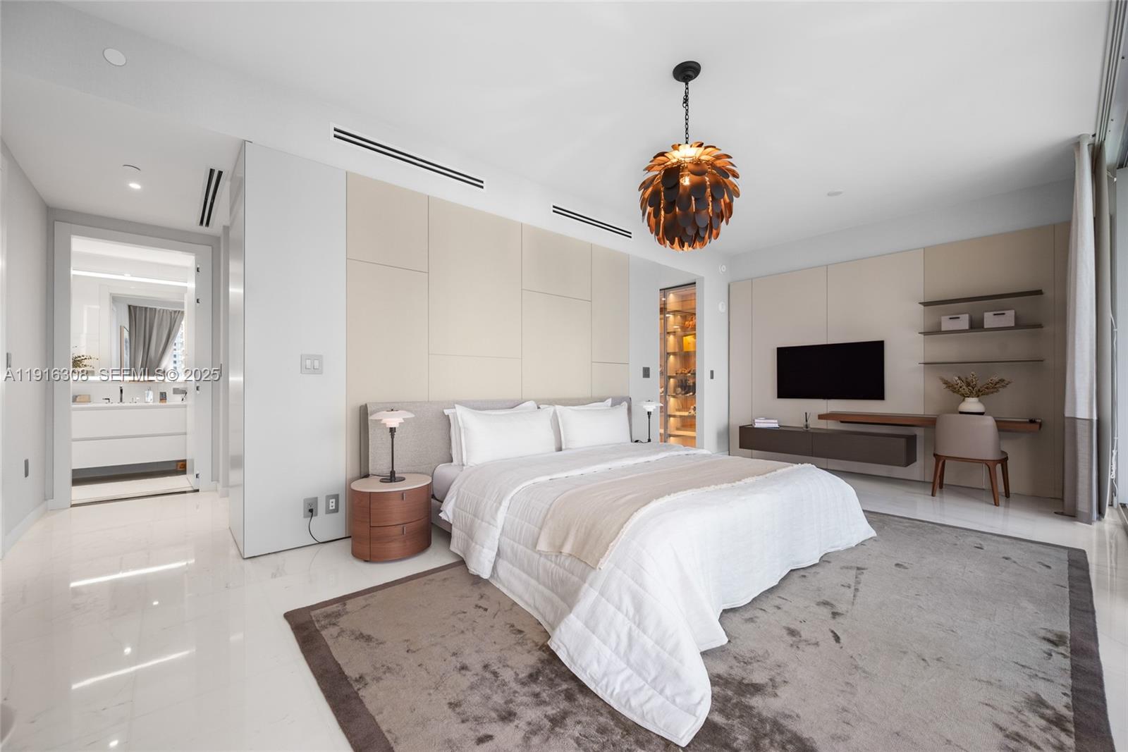 300 Biscayne Blvd Way #1101E Miami, FL 33131