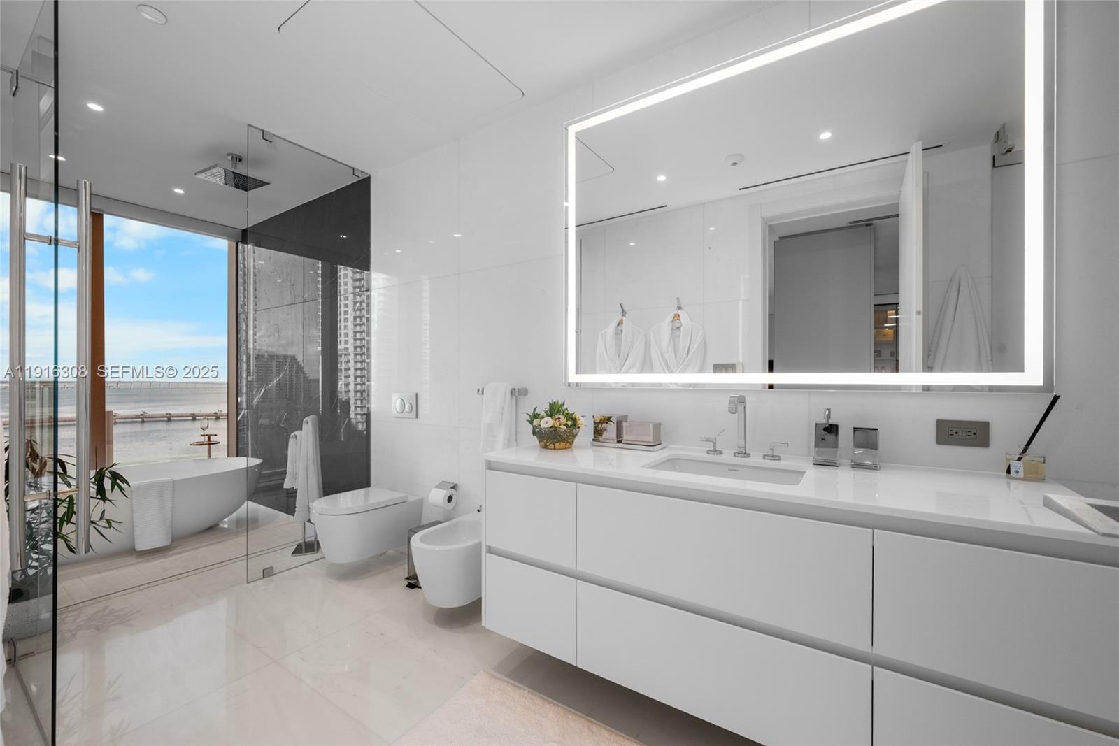 300 Biscayne Blvd Way #1101E Miami, FL 33131