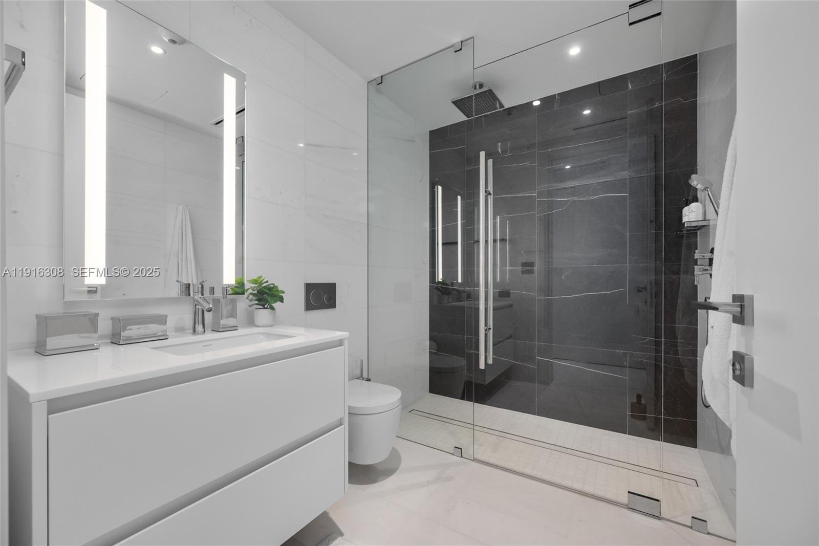 300 Biscayne Blvd Way #1101E Miami, FL 33131