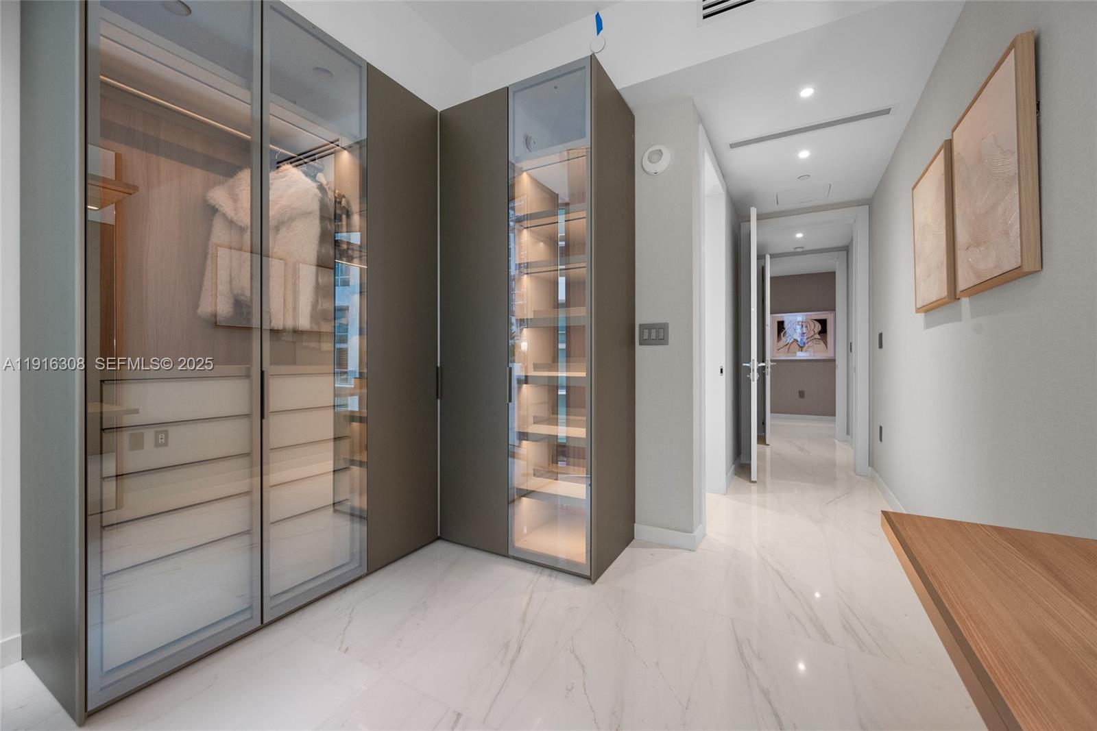 300 Biscayne Blvd Way #1101E Miami, FL 33131