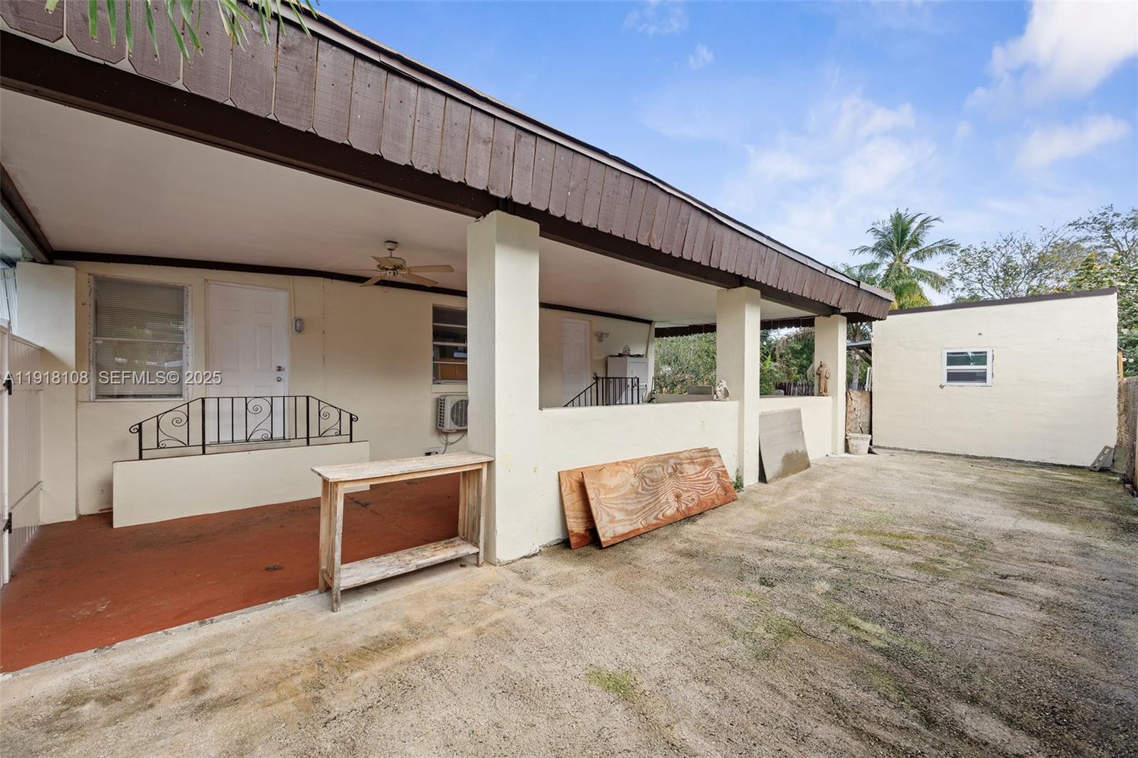 1464 SW 29th Ave Fort Lauderdale, FL 33312