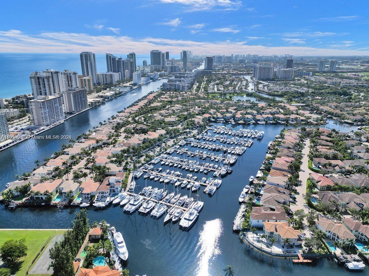 1141 Waterside Ln Hollywood, FL 33019