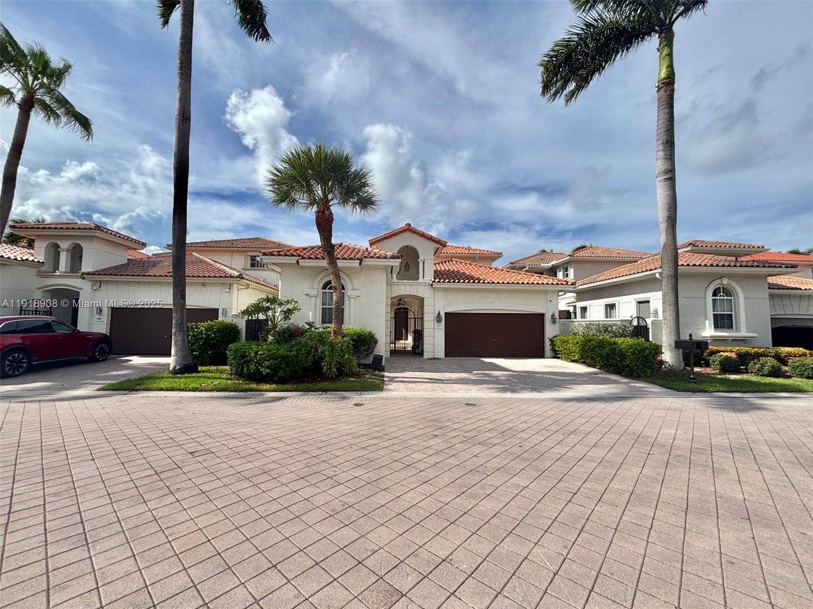 1141 Waterside Ln Hollywood, FL 33019