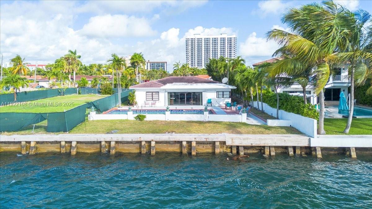 1680 S Treasure Dr North Bay Village, FL 33141