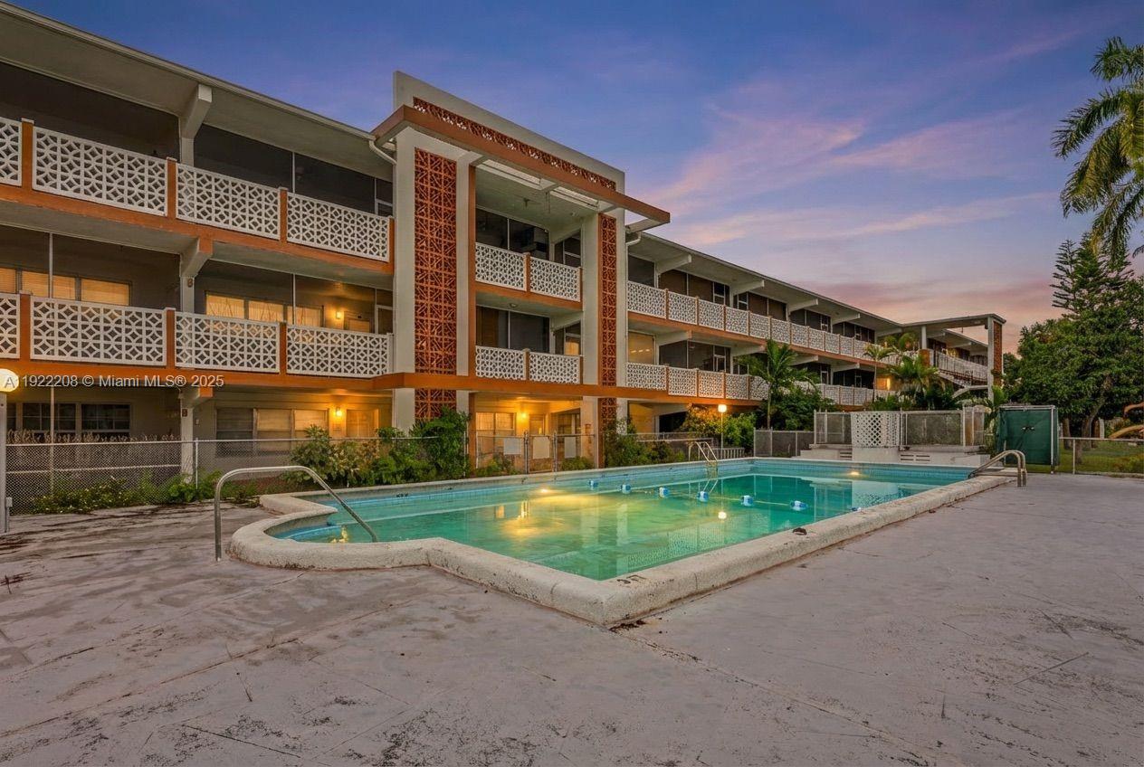 1450 NE 170th St #211 North Miami Beach, FL 33162