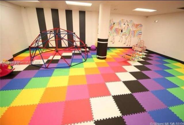 900 Bay Dr #513 Miami Beach, FL 33141