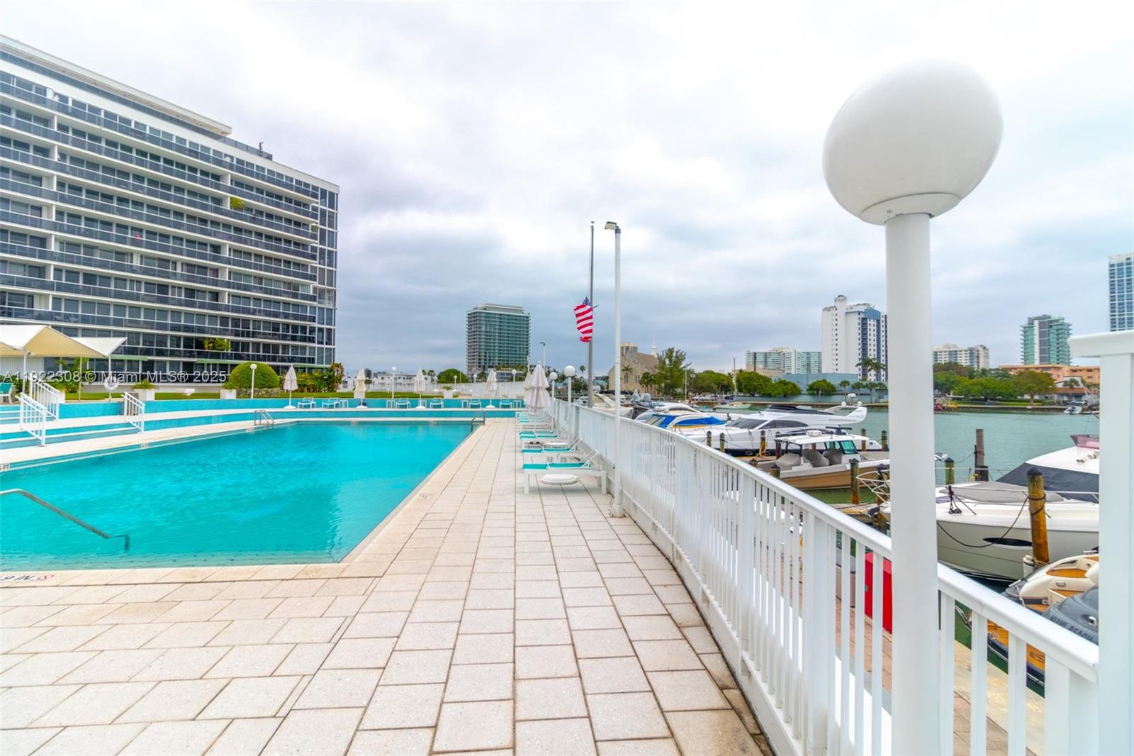 900 Bay Dr #513 Miami Beach, FL 33141