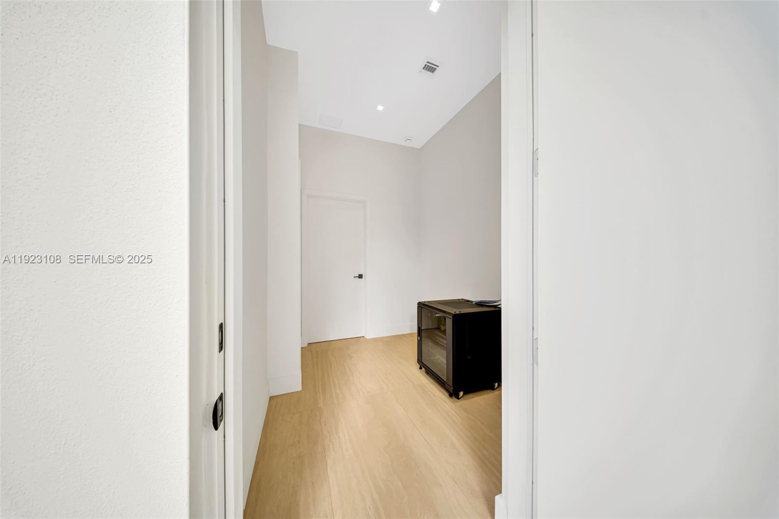 1513 SW 11th Ter Miami, FL 33135