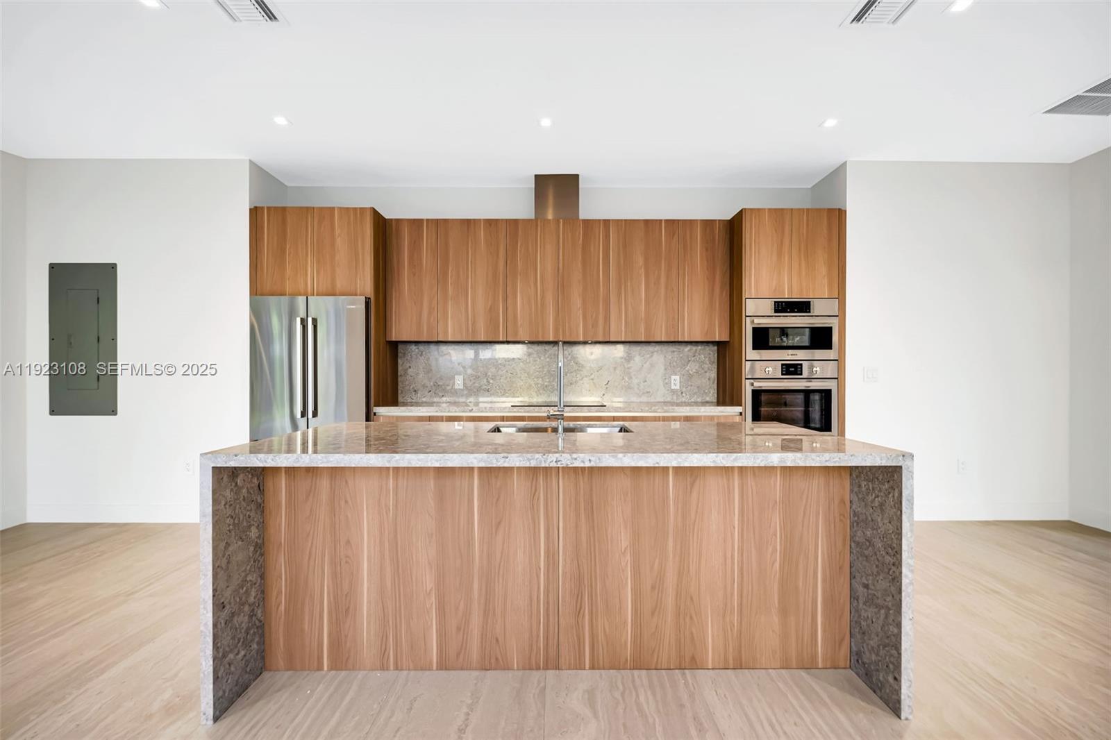 1513 SW 11th Ter Miami, FL 33135