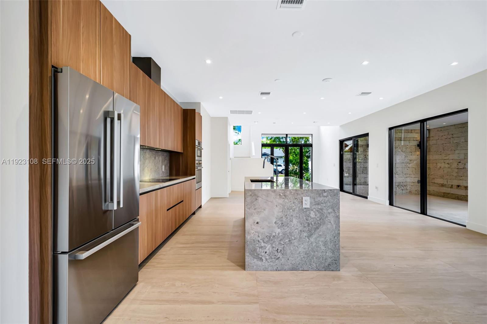 1513 SW 11th Ter Miami, FL 33135