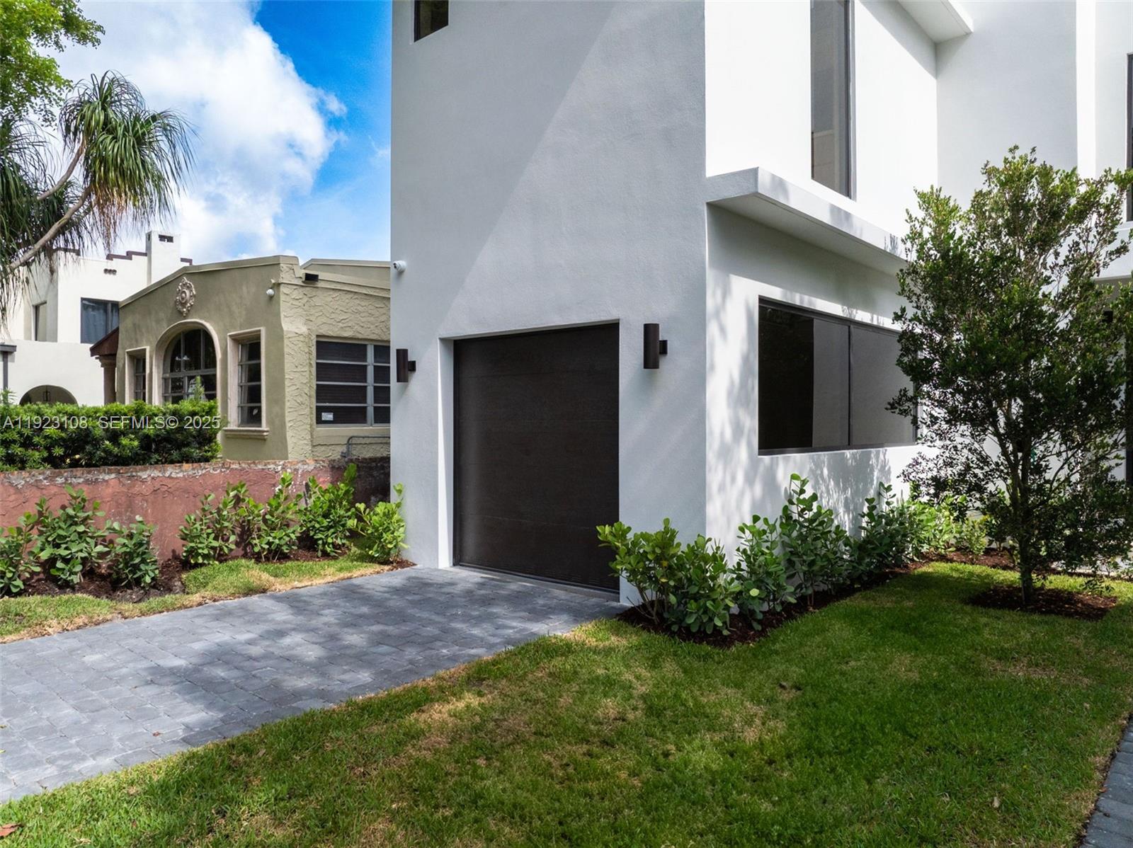 1513 SW 11th Ter Miami, FL 33135