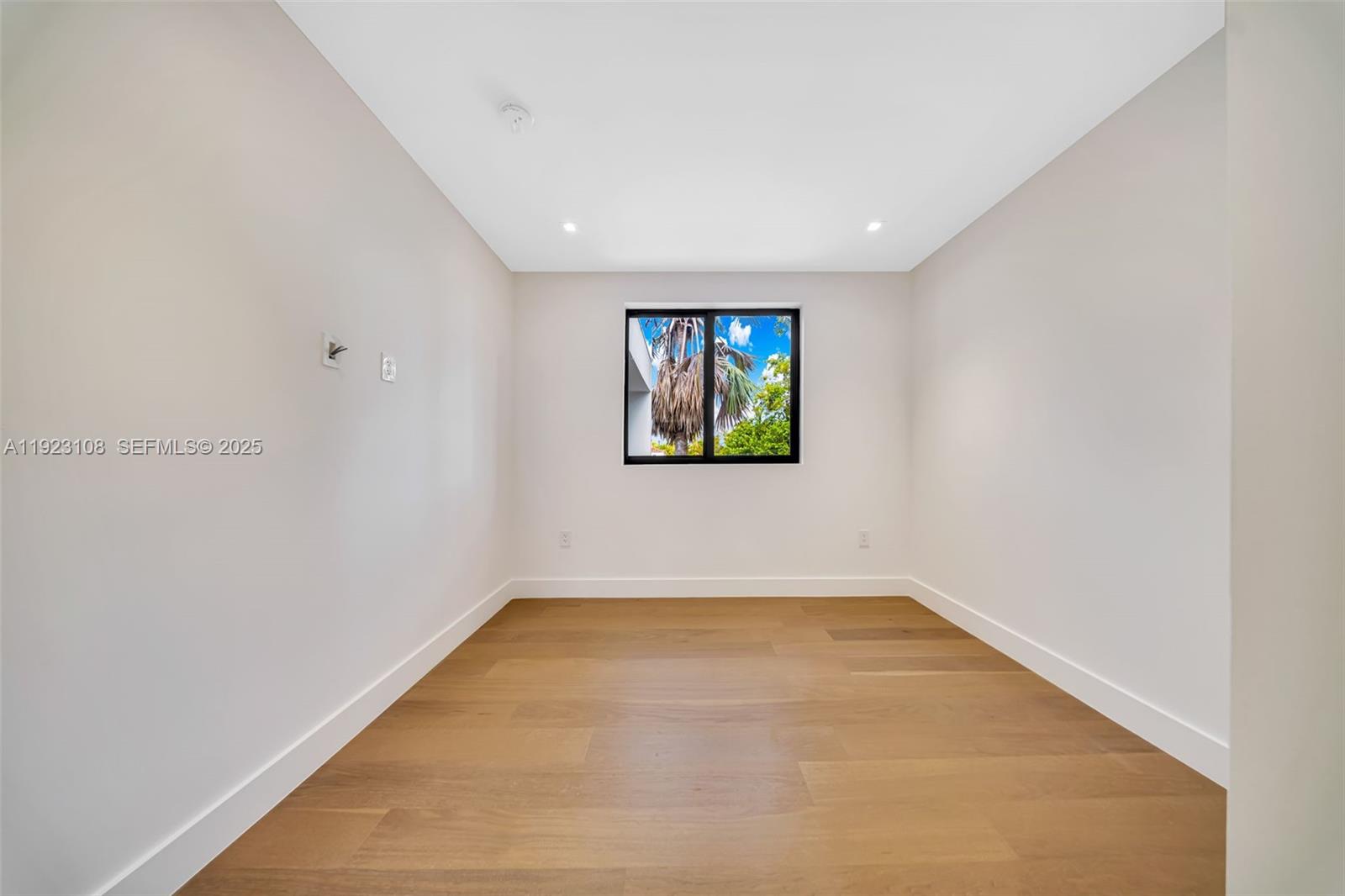 1513 SW 11th Ter Miami, FL 33135