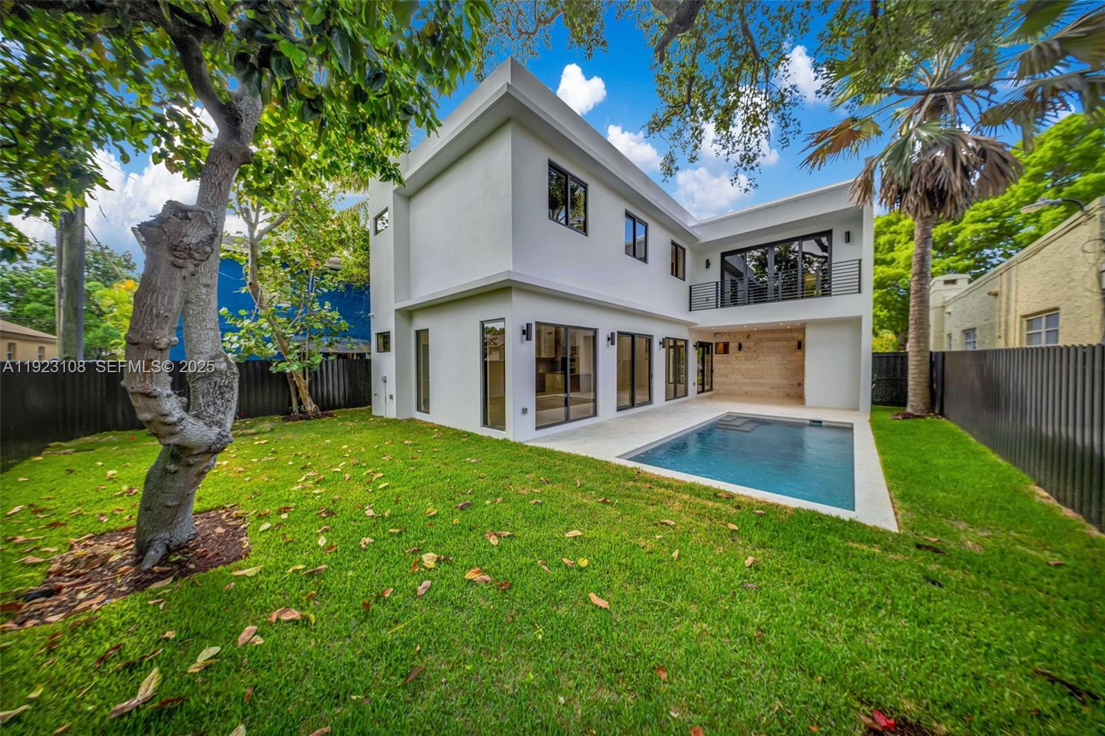 1513 SW 11th Ter Miami, FL 33135