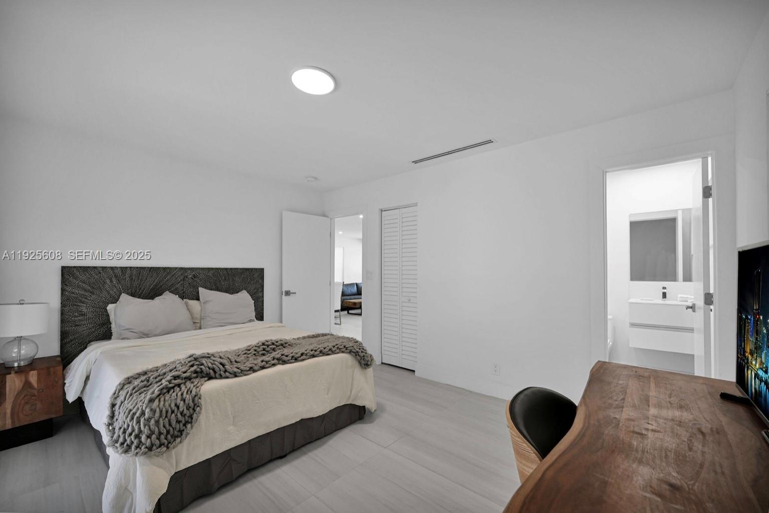 1546 Van Buren St Hollywood, FL 33020