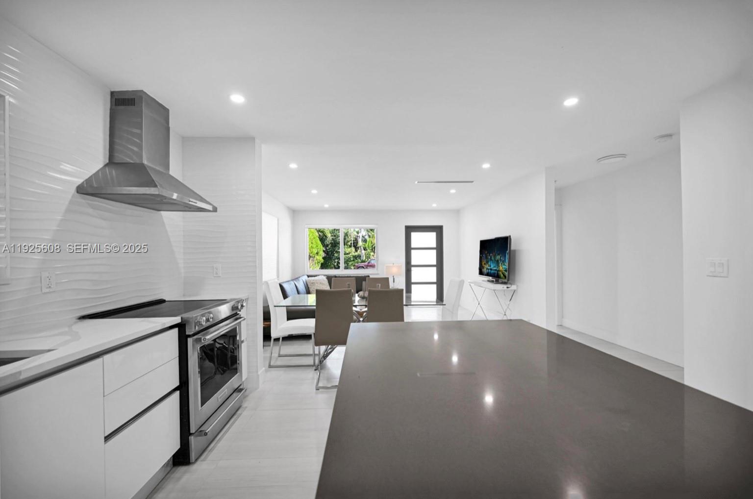 1546 Van Buren St Hollywood, FL 33020