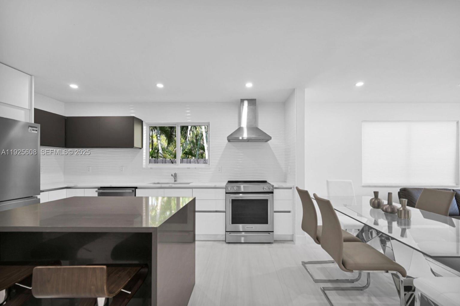 1546 Van Buren St Hollywood, FL 33020