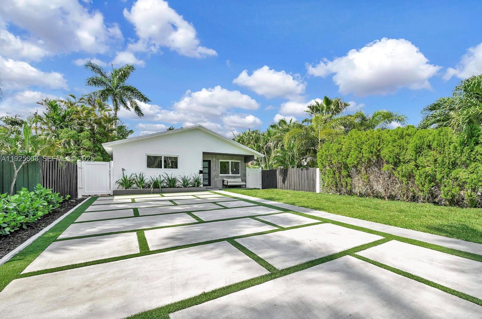 1546 Van Buren St Hollywood, FL 33020