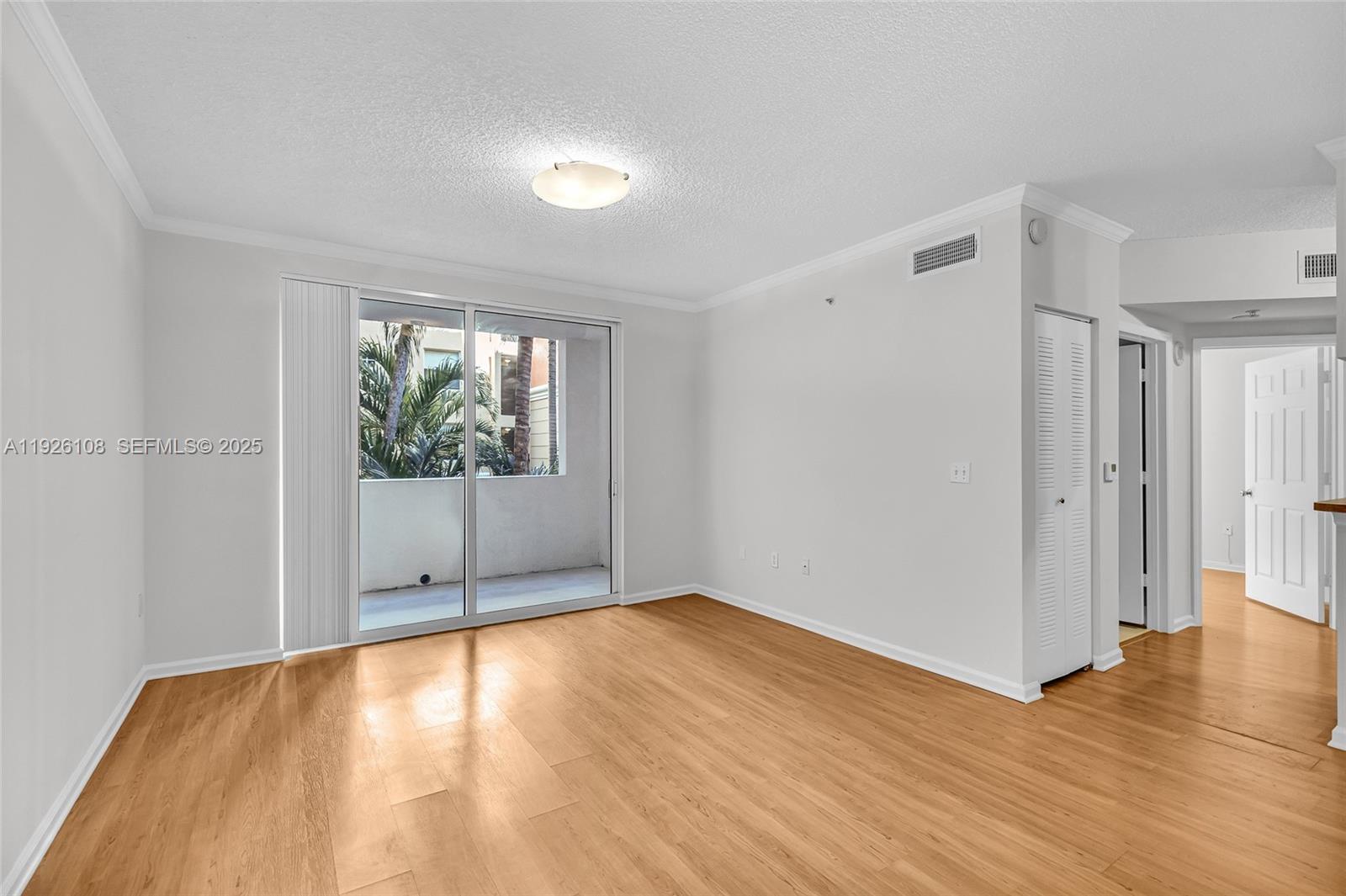 image Porto Bellagio Condo2