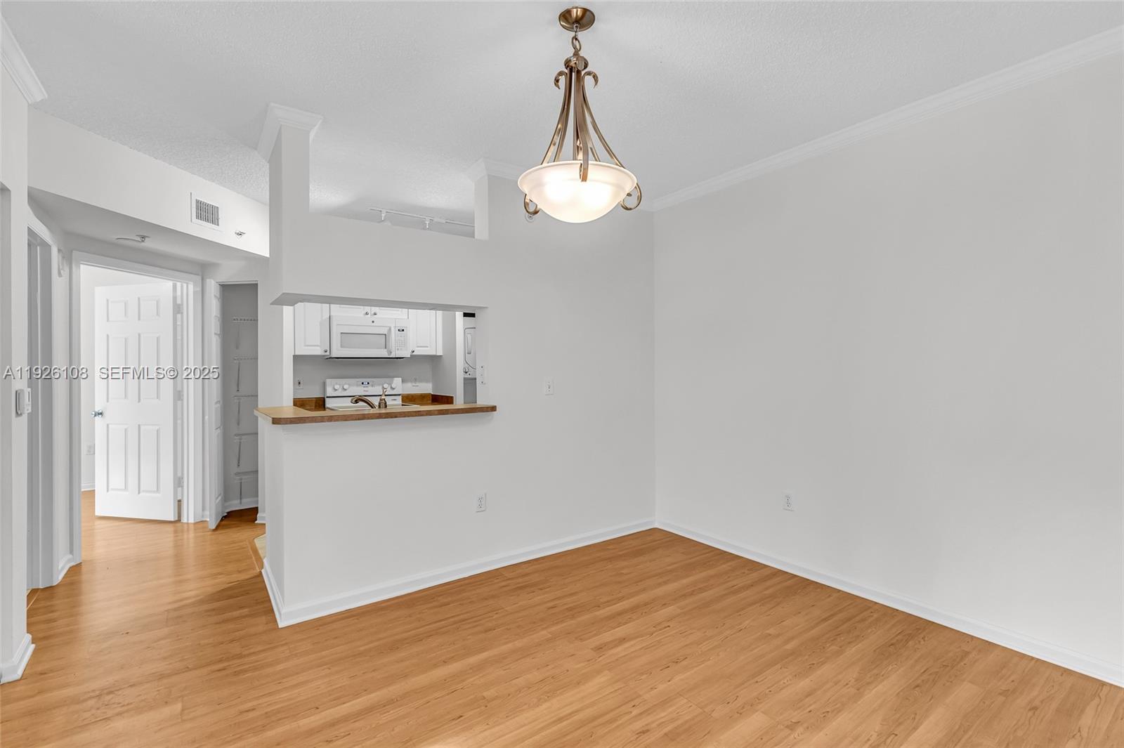 image Porto Bellagio Condo5