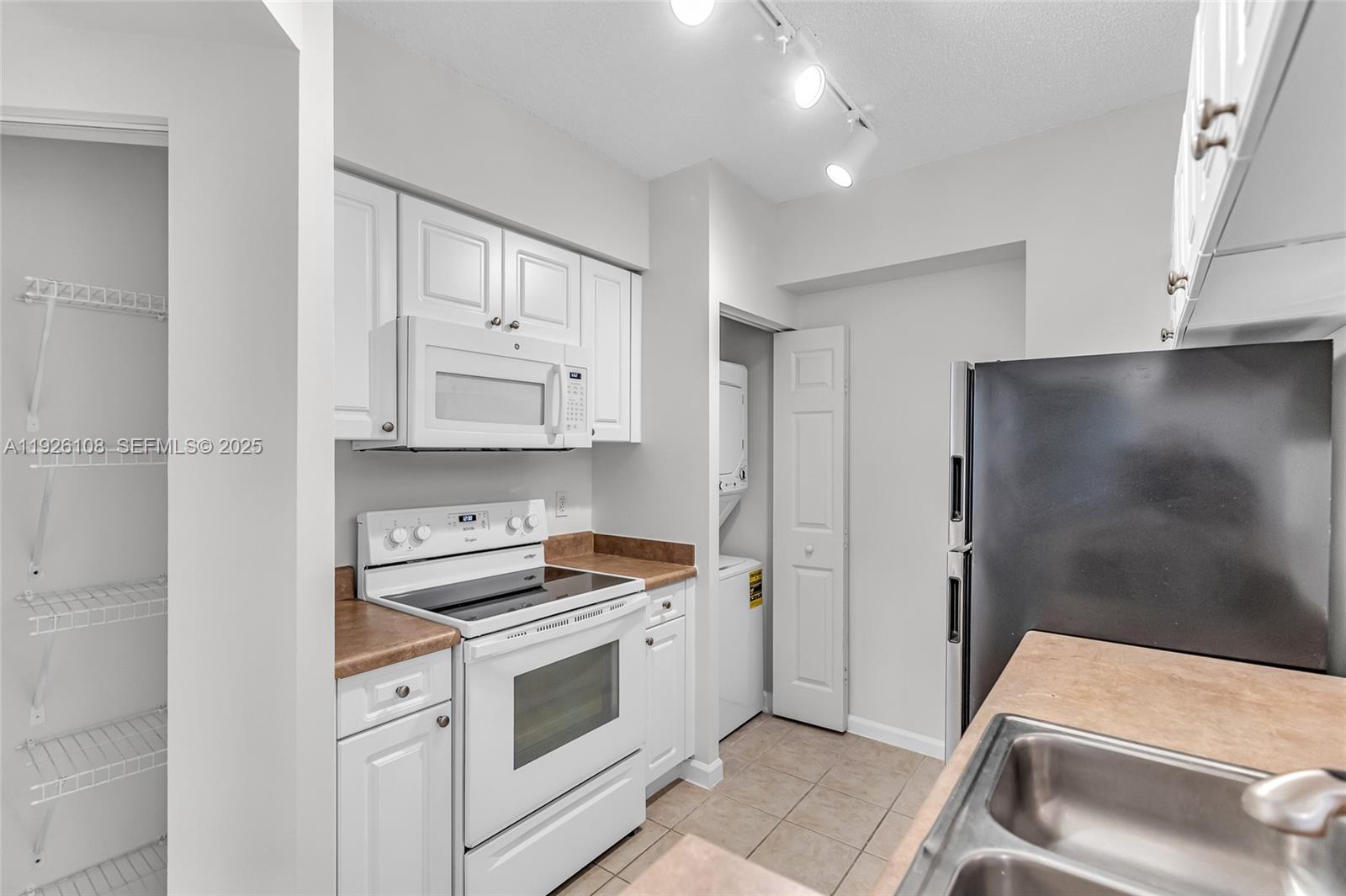 image Porto Bellagio Condo7