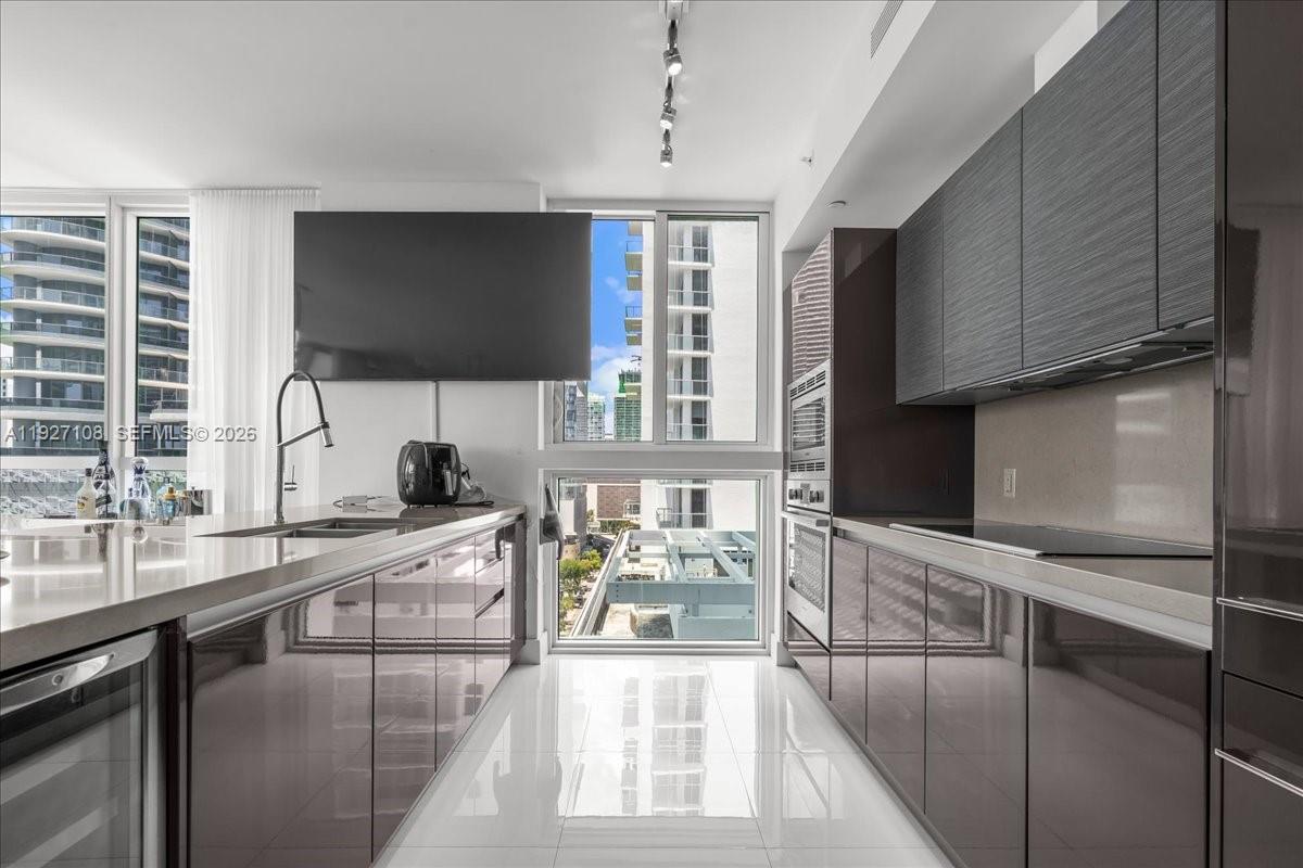 image The Bond on Brickell13
