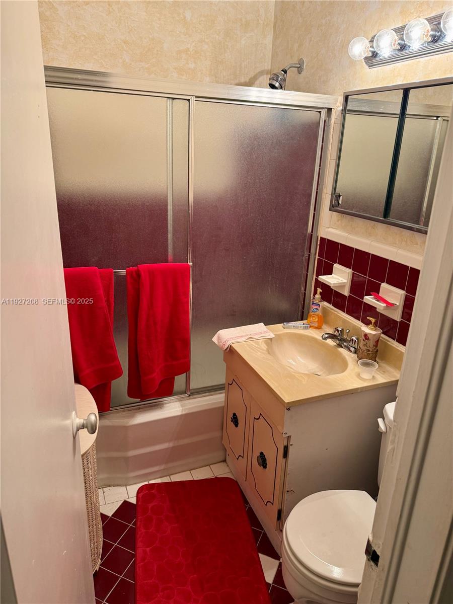 6341 Tamiami Canal Rd Miami, FL 33126