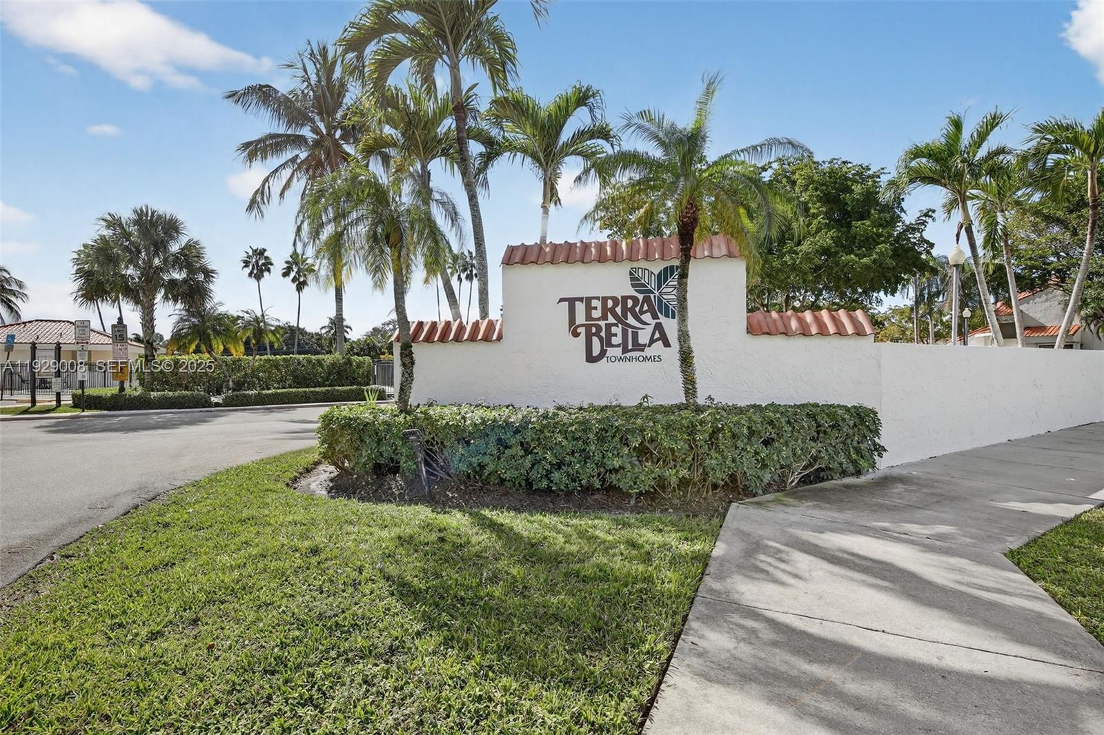 11541 Terra Bella Blvd #25 Plantation, FL 33325