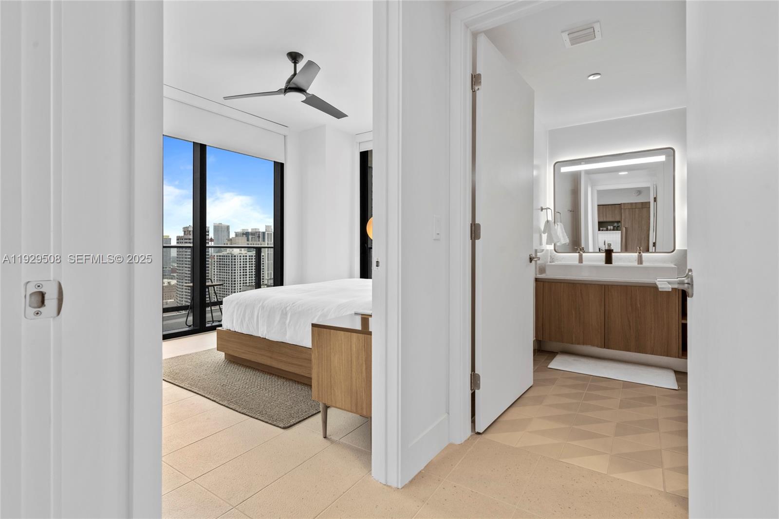 159 NE 6th St #2905 Miami, FL 33132