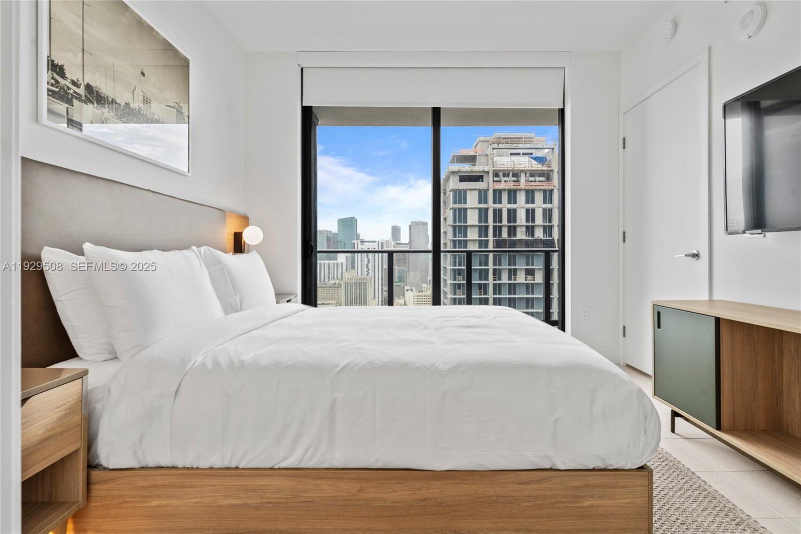 159 NE 6th St #2905 Miami, FL 33132