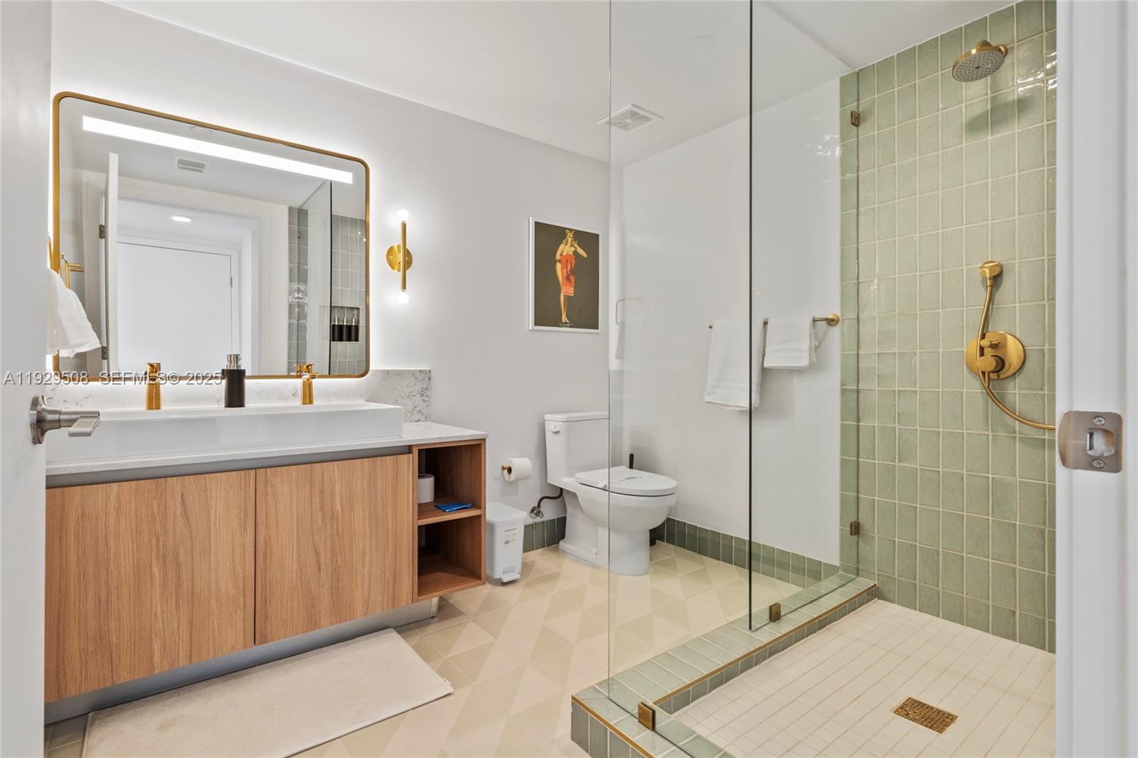 159 NE 6th St #2905 Miami, FL 33132