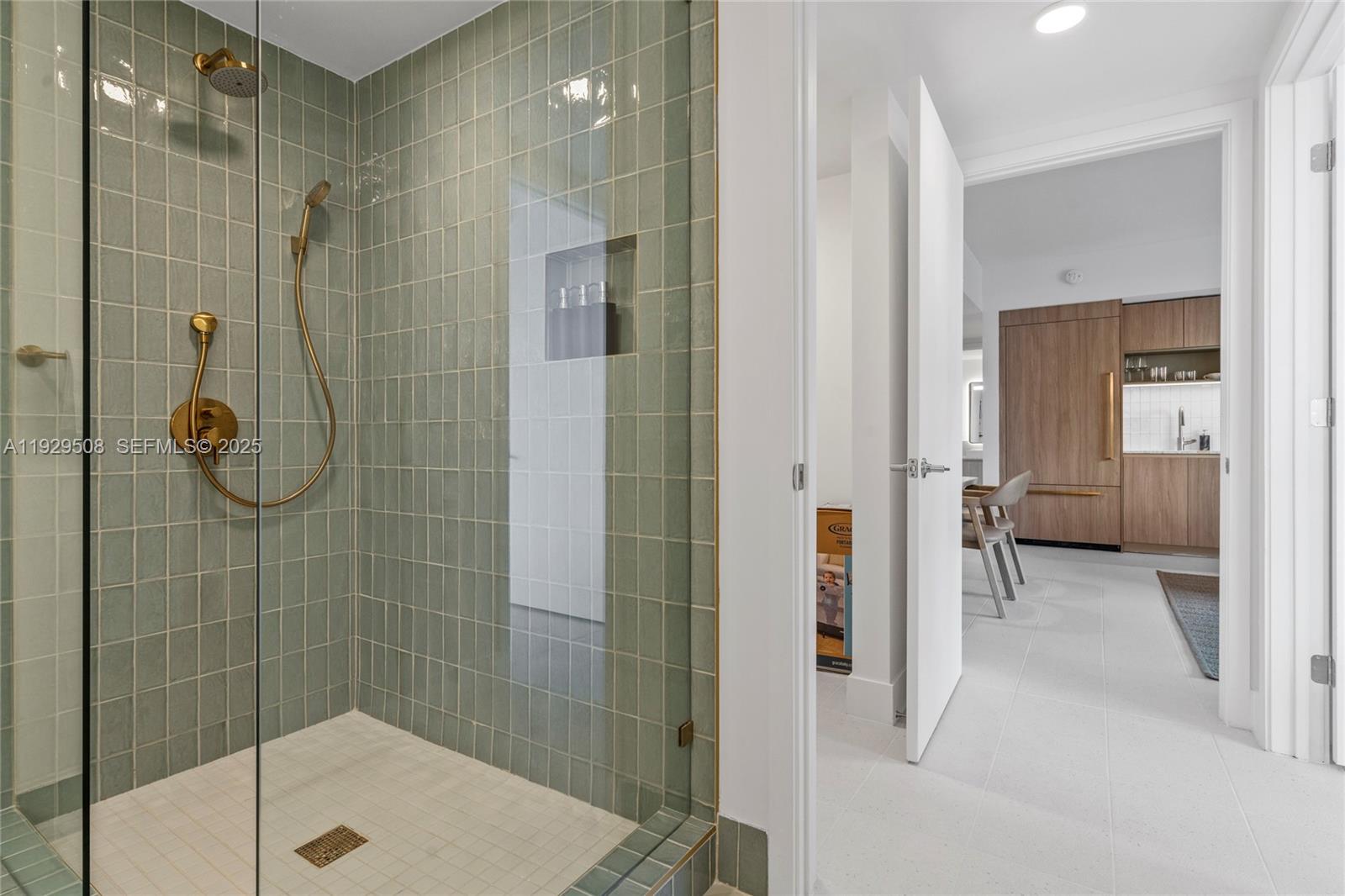 159 NE 6th St #2905 Miami, FL 33132