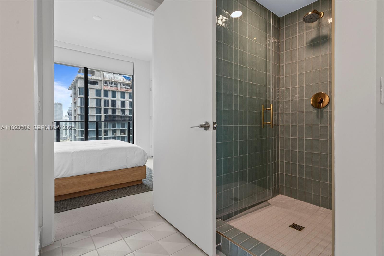 159 NE 6th St #2905 Miami, FL 33132