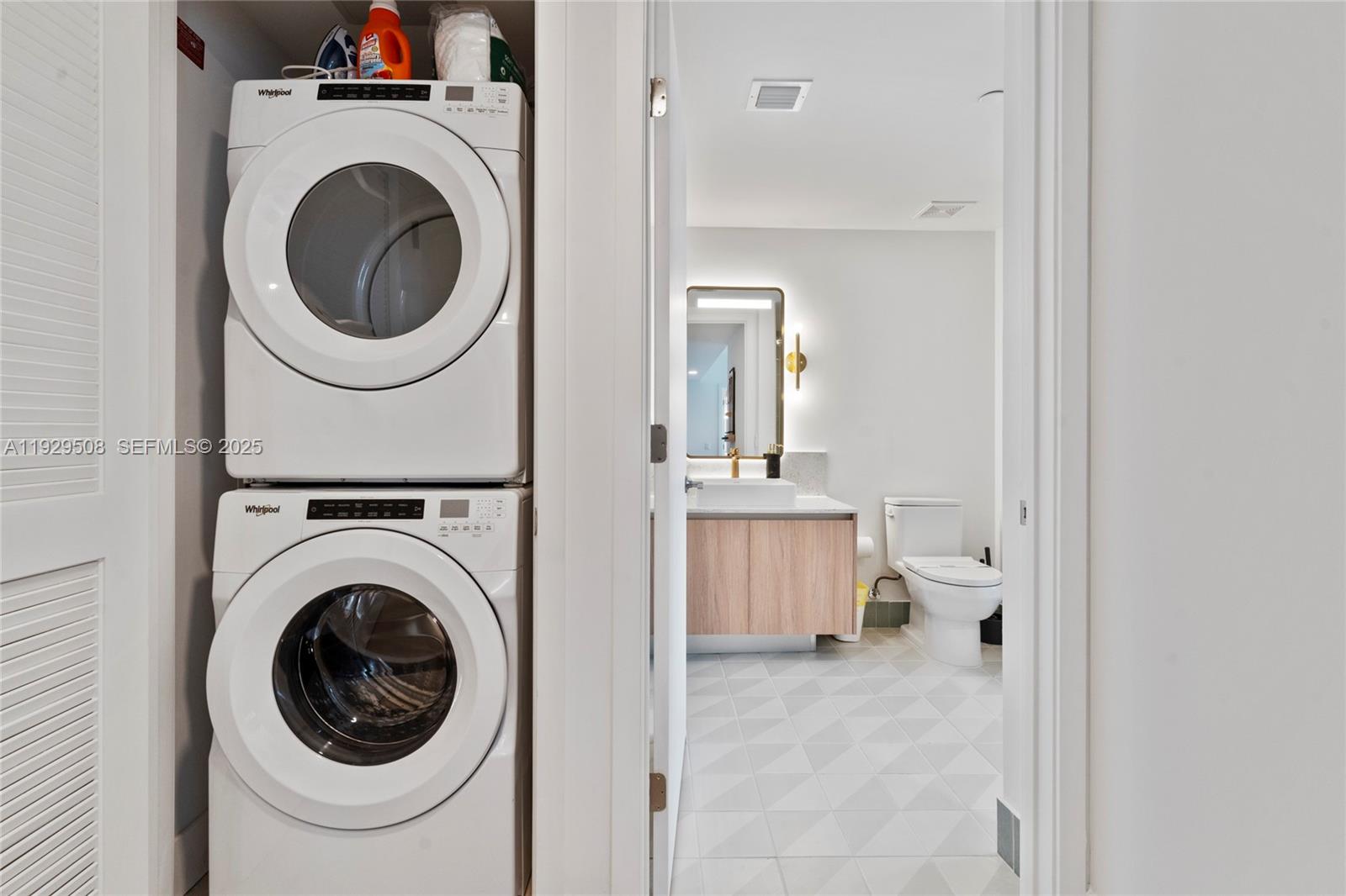 159 NE 6th St #2905 Miami, FL 33132