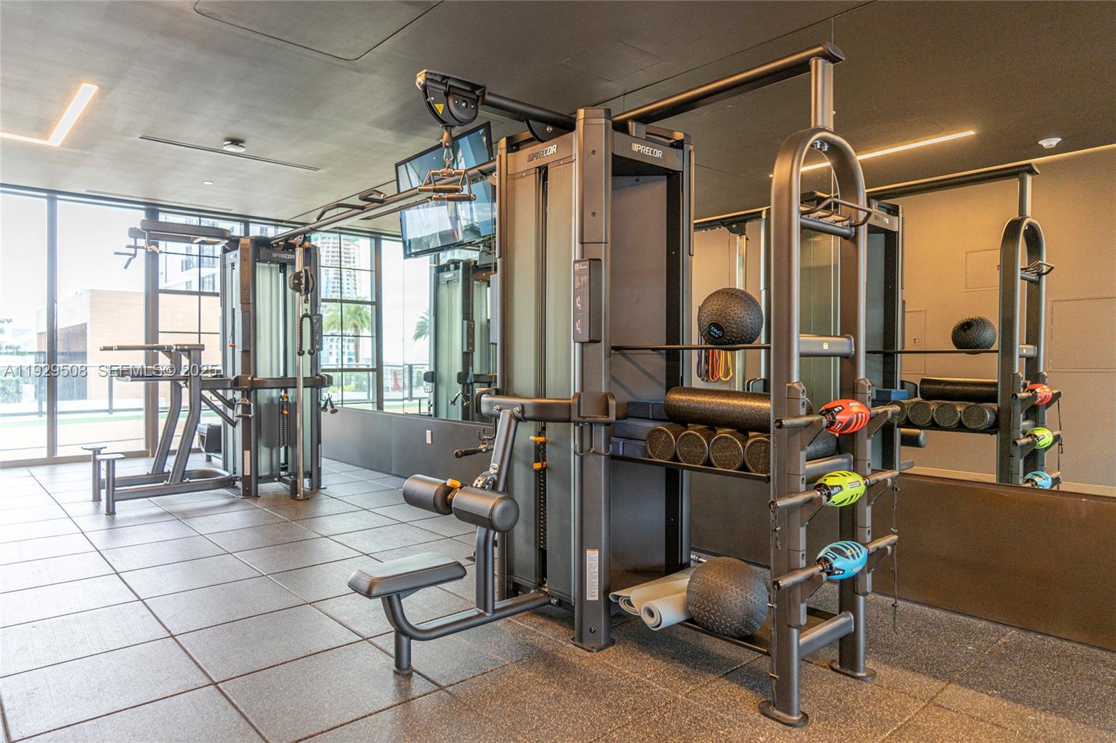 159 NE 6th St #2905 Miami, FL 33132