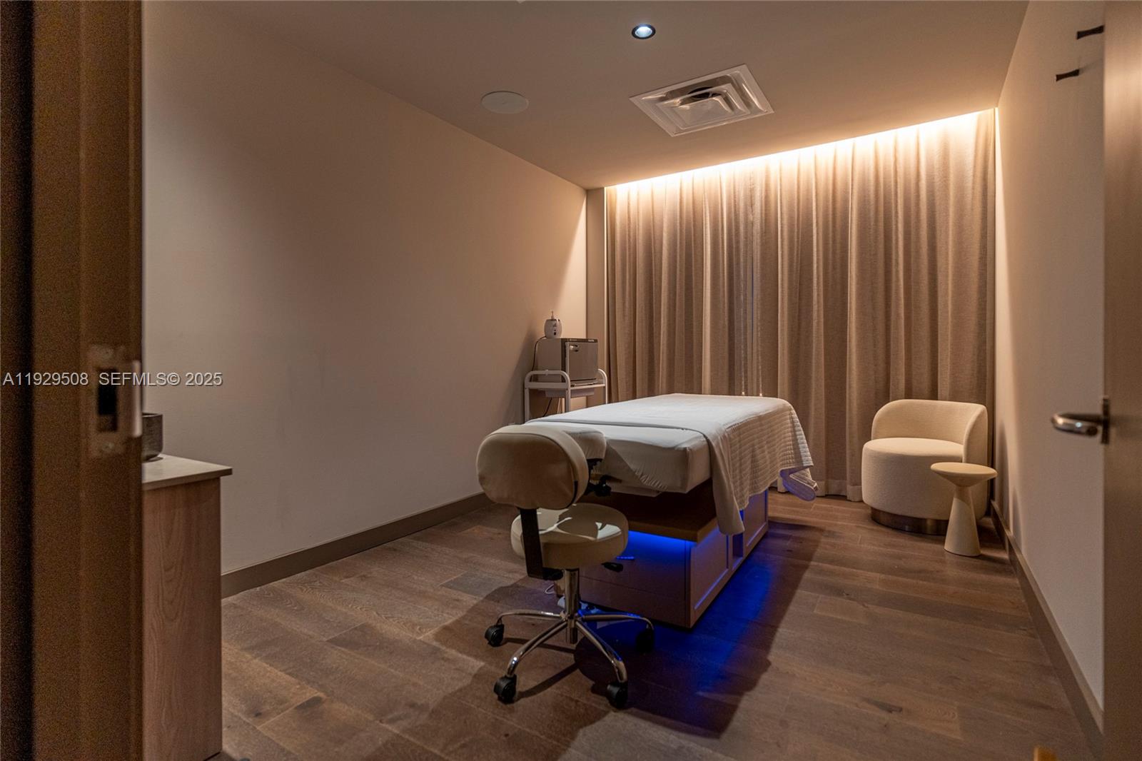 159 NE 6th St #2905 Miami, FL 33132