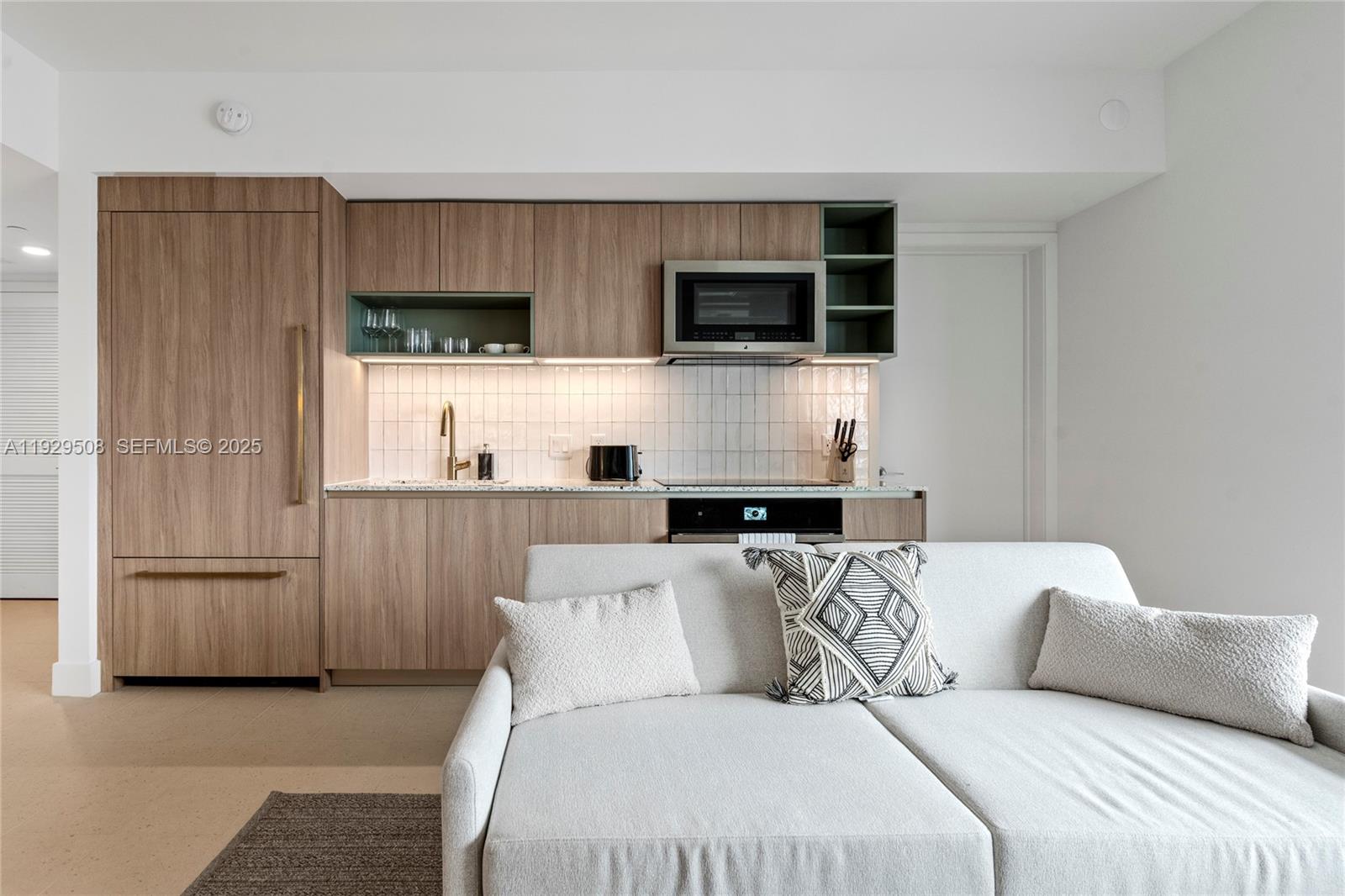 159 NE 6th St #2905 Miami, FL 33132