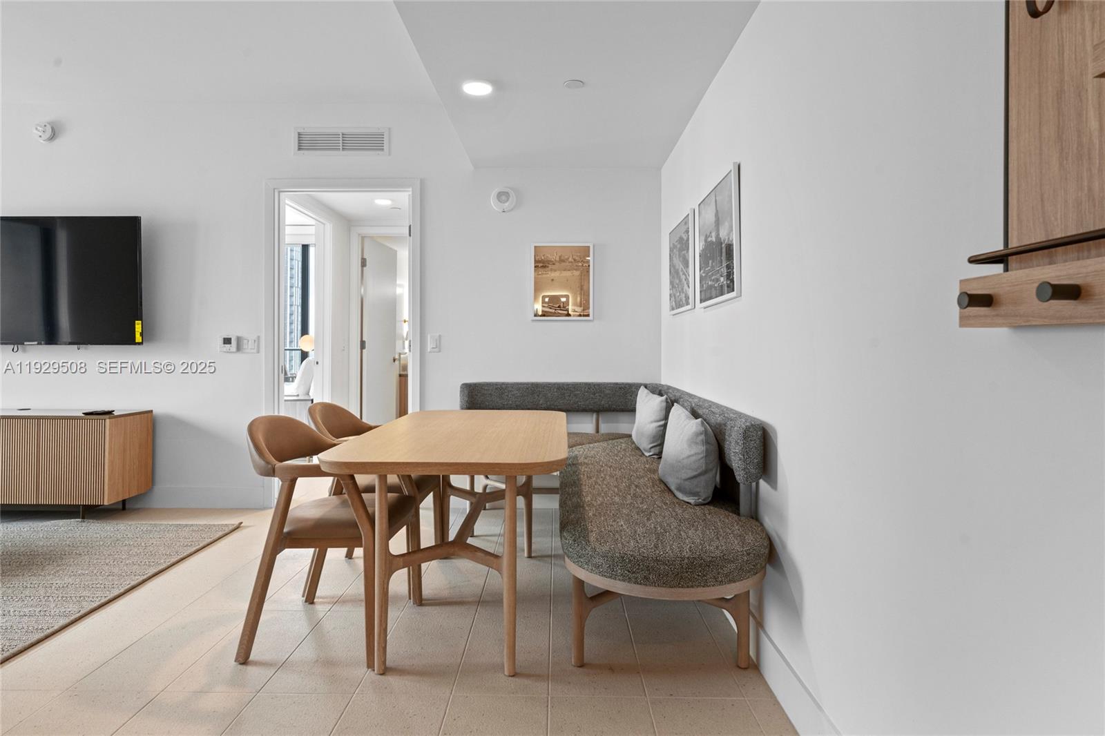 159 NE 6th St #2905 Miami, FL 33132