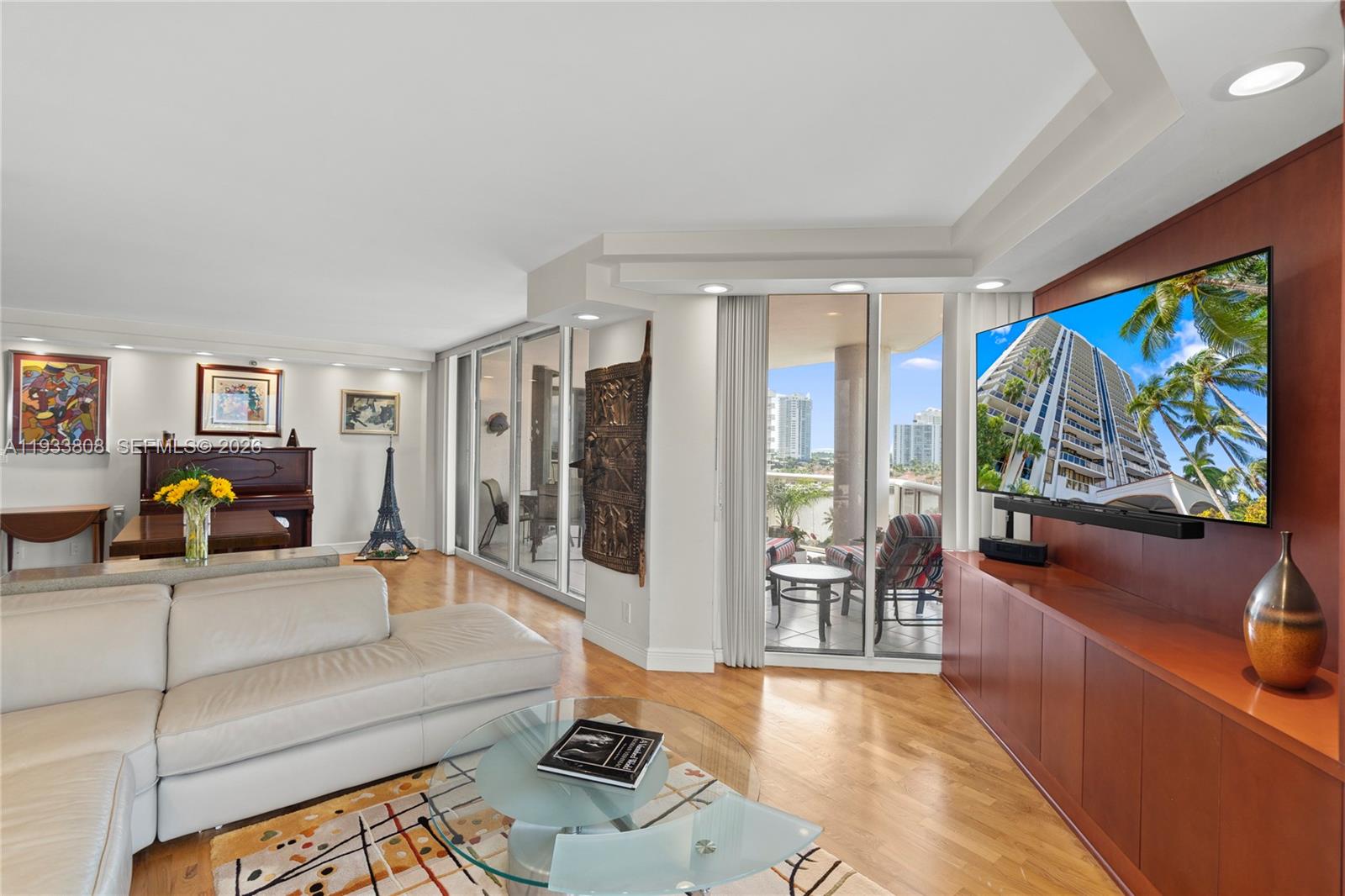 3598 Yacht Clb Dr #1003 Aventura, FL 33180