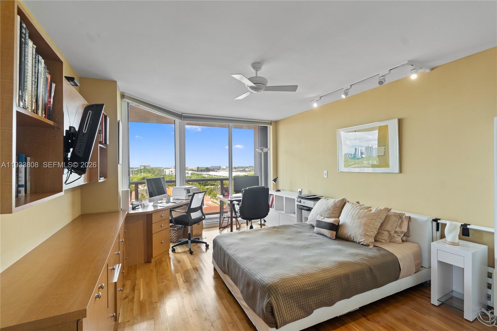 3598 Yacht Clb Dr #1003 Aventura, FL 33180