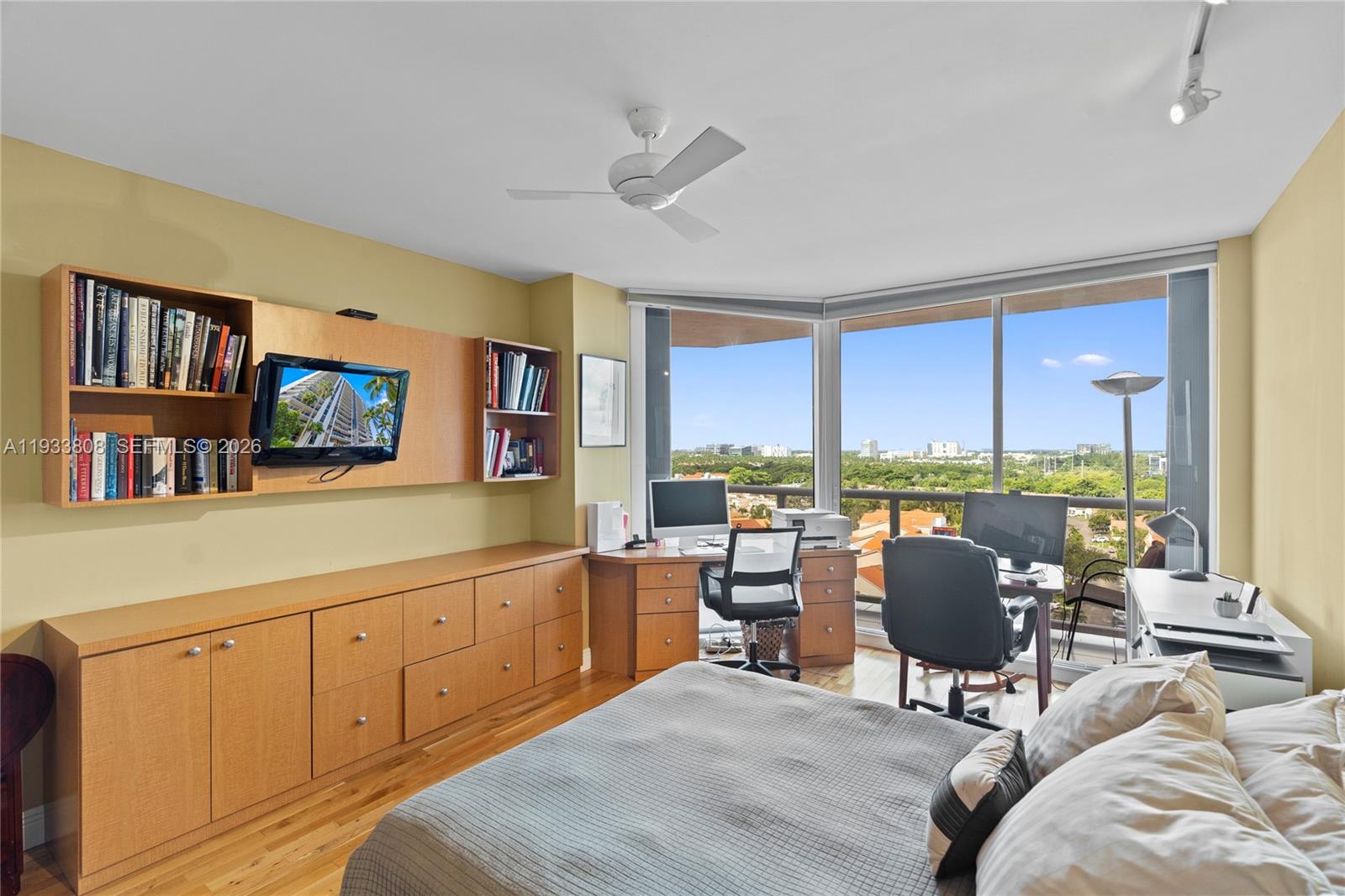 3598 Yacht Clb Dr #1003 Aventura, FL 33180