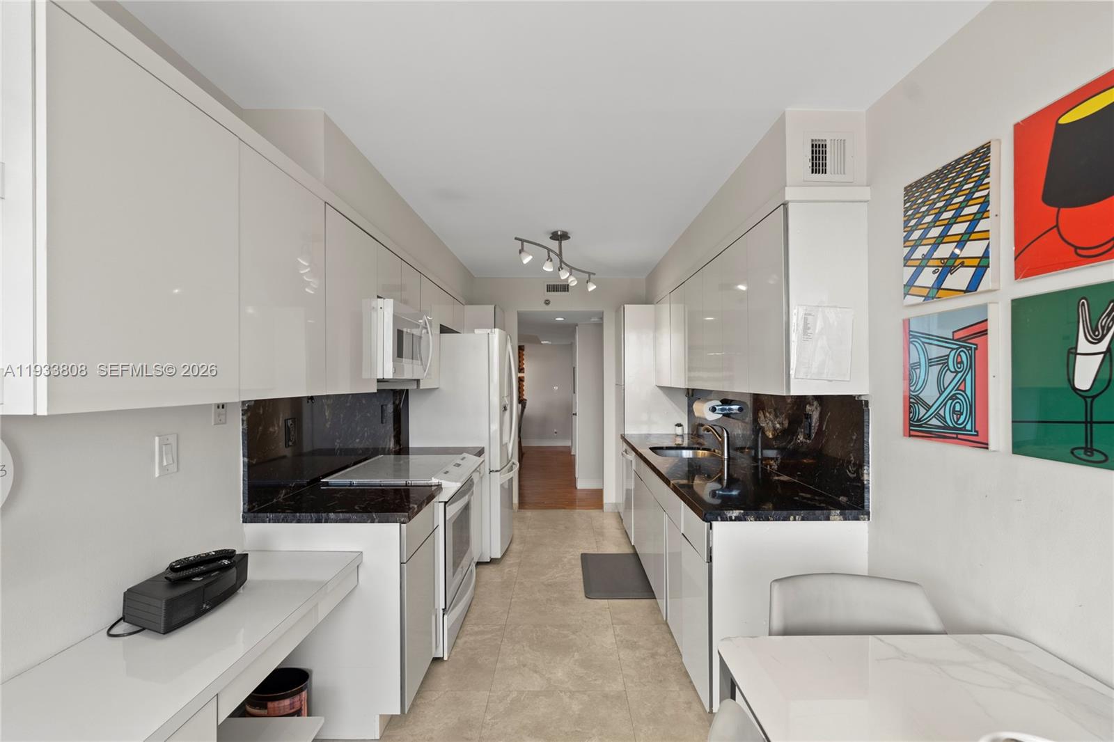 3598 Yacht Clb Dr #1003 Aventura, FL 33180