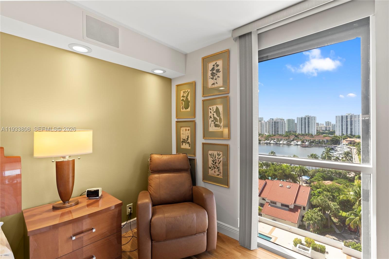 3598 Yacht Clb Dr #1003 Aventura, FL 33180