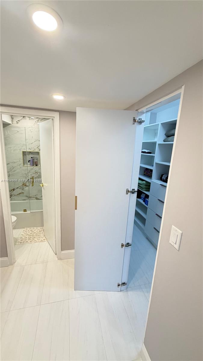 image Arlen House East16