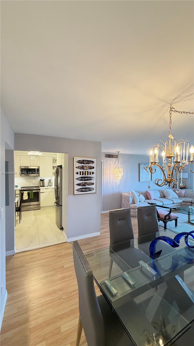 image Arlen House East3