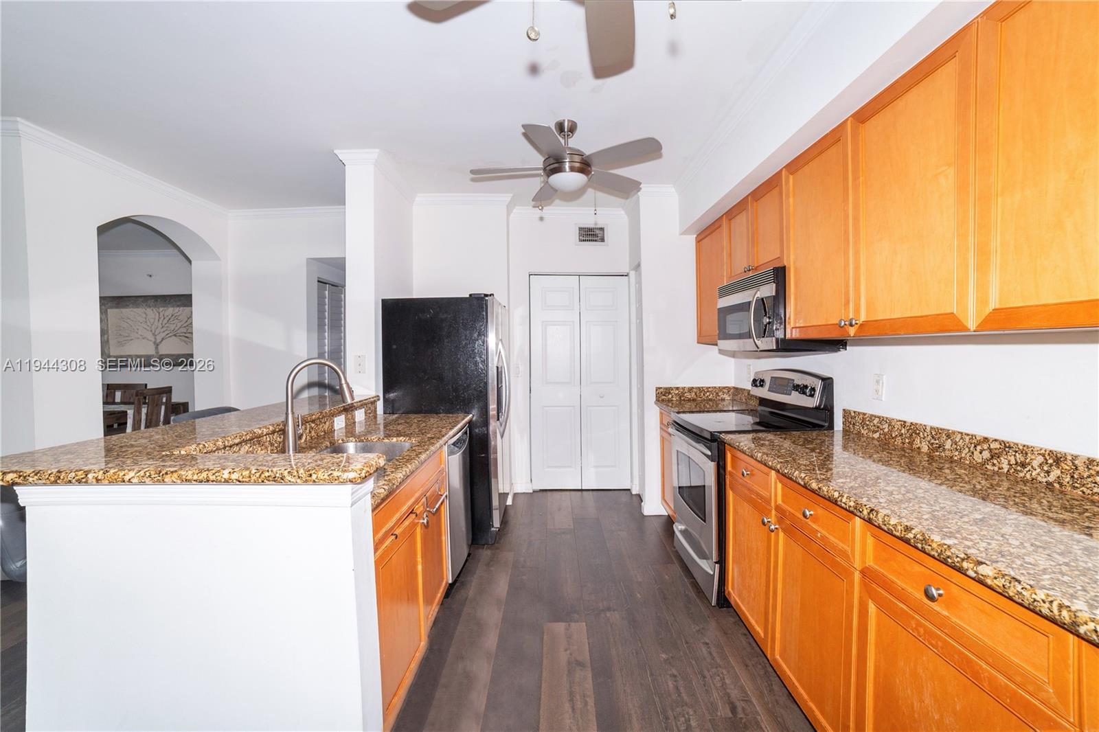 image Porto Bellagio Condo10