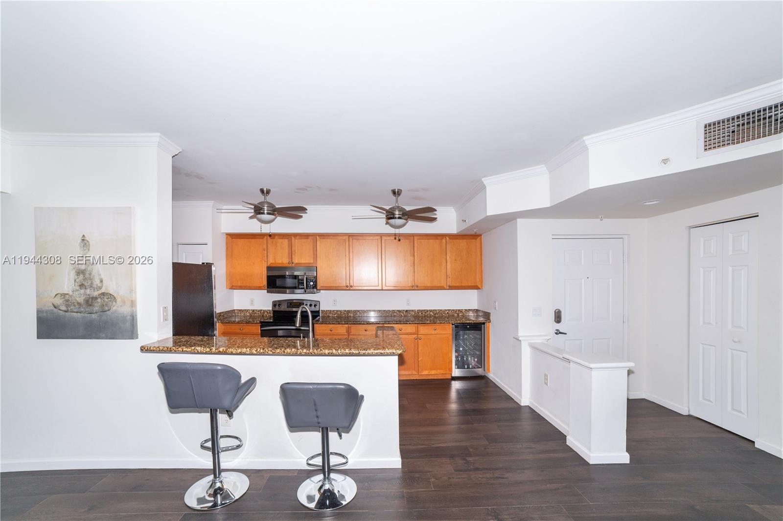 image Porto Bellagio Condo12