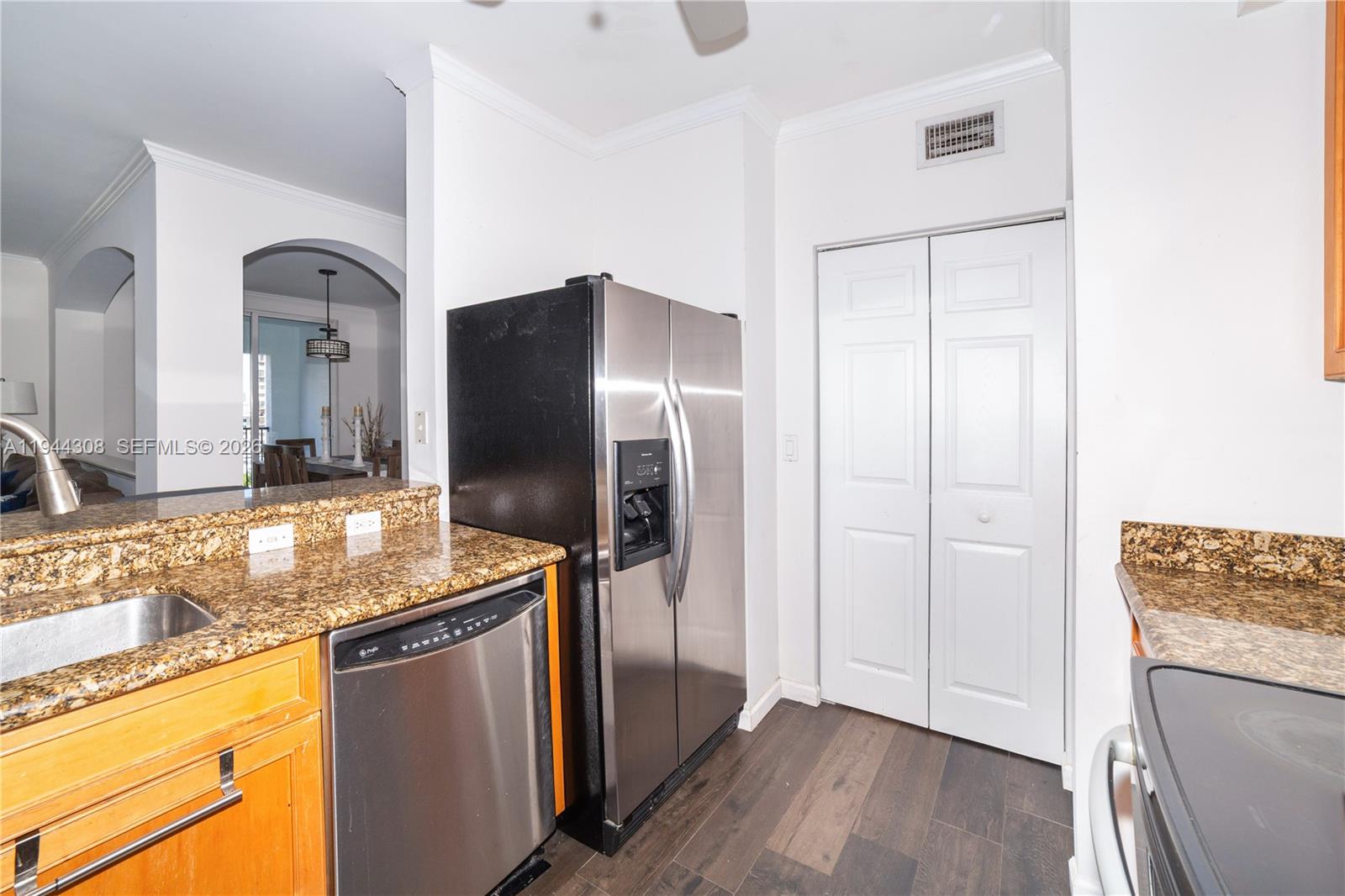 image Porto Bellagio Condo15