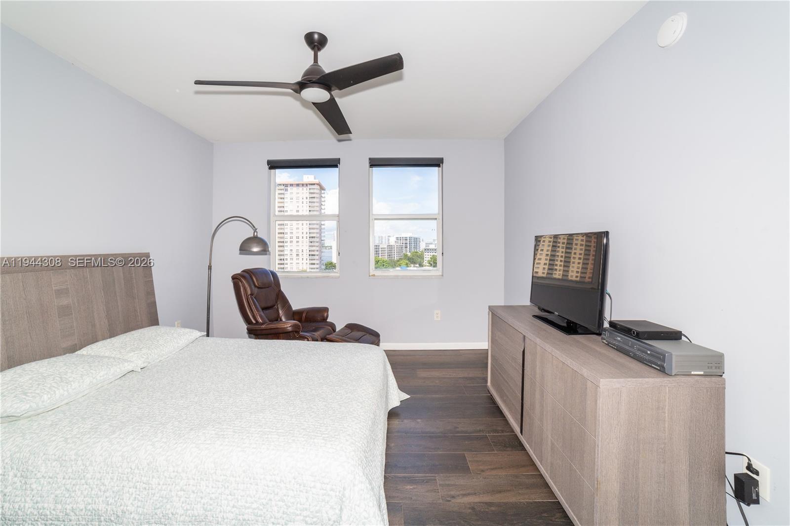 image Porto Bellagio Condo17