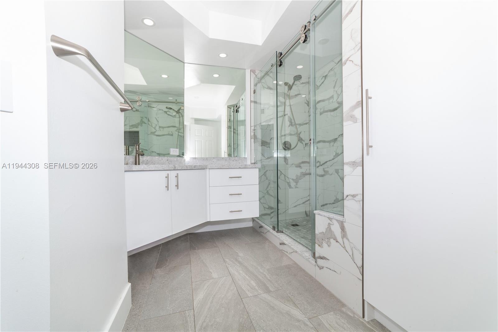 image Porto Bellagio Condo23