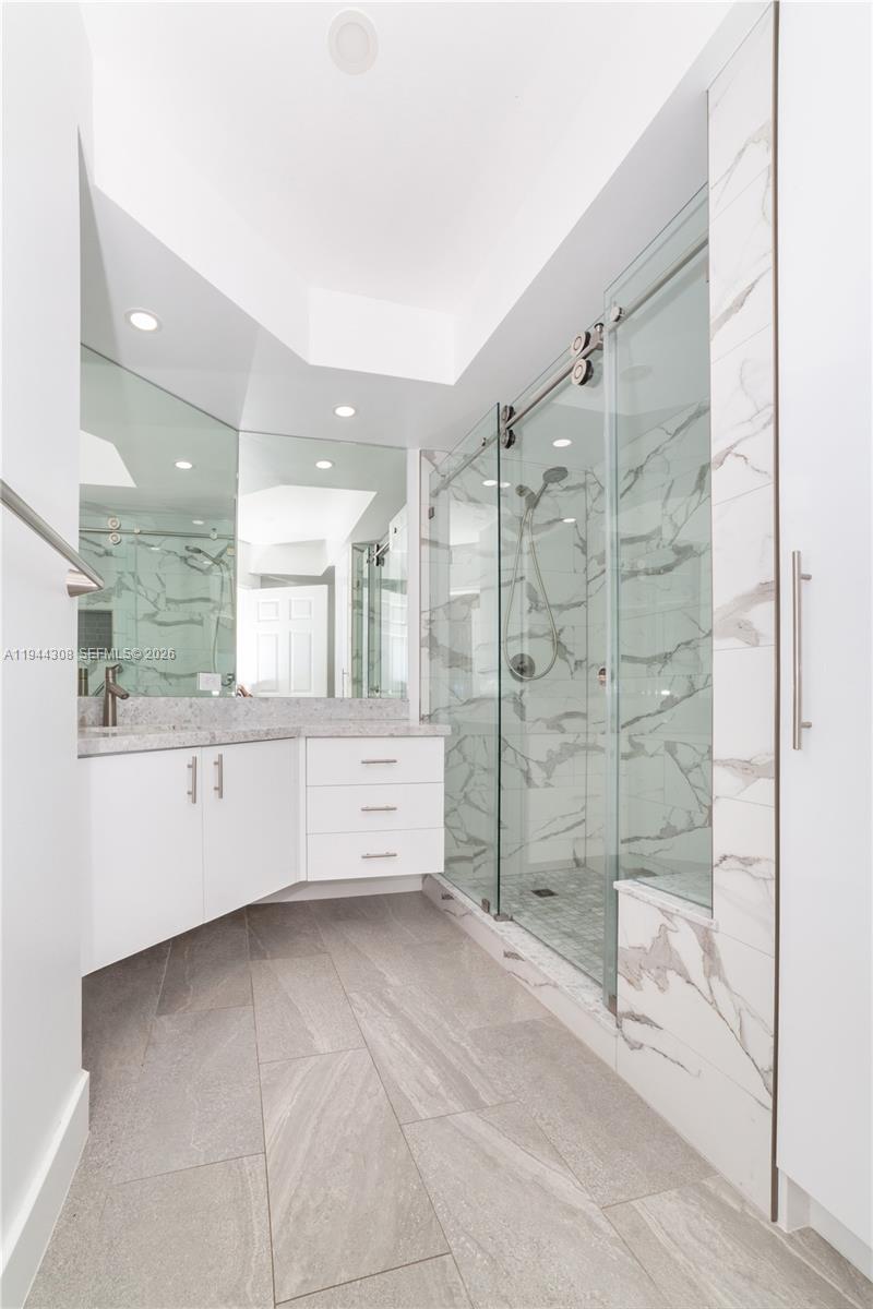 image Porto Bellagio Condo27